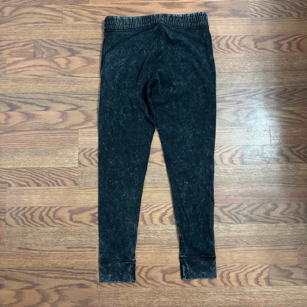 PINK yoga pants - Picture 2 of 2